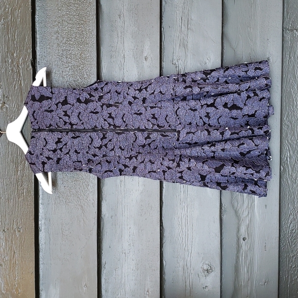 ALICE + OLIVIA Fonda Black & Blue Textured Floral-Lace Drop-Waist Dress sz 0 - Picture 7 of 12